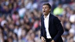 FC Barcelona's coach Luis Enrique gives instructions during the Spanish La Liga soccer match between FC Barcelona and Deportivo Coruna at the Camp Nou in Barcelona, Spain, Saturday, Oct. 15, 2016. (AP Photo/Manu Fernandez)