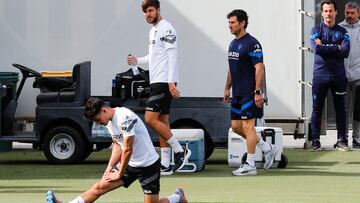 Nico, en un entrenamiento del Valencia.