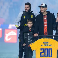 Homenaje a Gignac por sus 200 goles con los Tigres