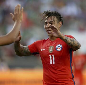 Eduardo Vargas had a field day against Mexico.