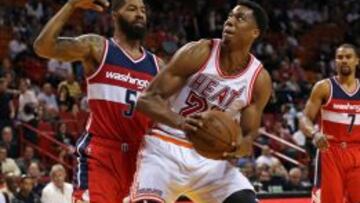 Whiteside (25+23) abusa de unos Wizards destrozados