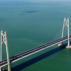 El megapuente de 55 kilómetros que conecta tres ciudades y tiene un tramo submarino