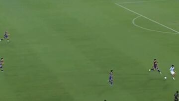 La jugada viral de Racing que dejó a Carlos Palacios como último hombre: ¡picardía total!