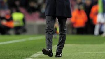 <b>PREOCUPADO. </b>Guardiola, durante el partido ante la Real.