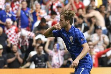 Ivan Rakitic celebra el 2-0.