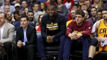 LeBron descansa y los Wizards aplastan a unos tristes Cavs