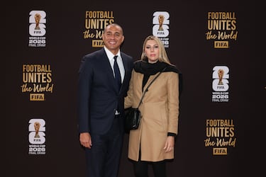 David Trezeguet, exfutbolista francés de ascendencia argentina, junto a su pareja, Béatrice Villalva.