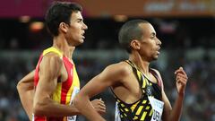 El espa&ntilde;ol Adel Mechaal persigue al belga Ismael Debjani en las semifinales de los 1.500 metros. 