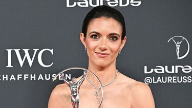 Spanish footballer Aitana Bonmati poses with her Laureus World Sportswoman of the Year award during the 25th Laureus World Sports Awards gala in Madrid on April 22, 2024. (Photo by JAVIER SORIANO / AFP)