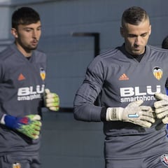 A Valencia y Betis les sobran los motivos: Centenario vs anfitrión