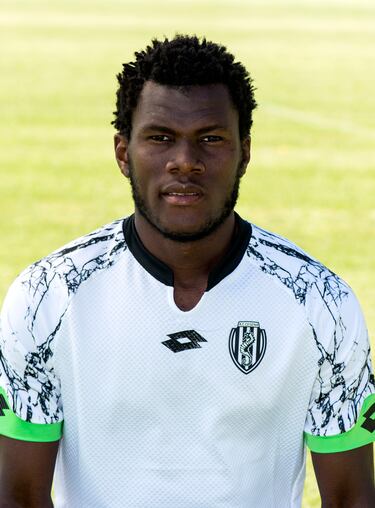 Se formó en el equipo de su país, el marfileño Stella d'Adjamé. Fichó por el Atalanta B.C. que lo terminó cediendo al A.C. Cesena en la temporada 2015-2016.