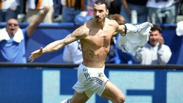 El delantero de Galaxy aprovechó el sol de LA para ampliar la gama de productos de cuidado personal de su marca. Ahora cuenta con protector solar.