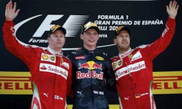 Max Verstappen gana el GP de España y se convierte en el piloto más joven y primer holandés en ganar un gran premio. Le sigue Kimi Raikkonen y Vettel en el podio. 