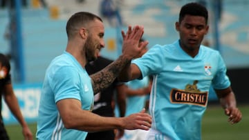 Sigue la narraci&oacute;n en vivo del partido que mide a Sporting Cristal y a Ayacucho en la presente fecha del Clausura. La visita busca hacerse con el liderato.