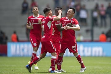 Los jugadores celebran el primer gol en el triunfo Toluca 3-0 Tijuana de la jornada 5 del Apertura 2018 en el Estadio Nemesio Diez.