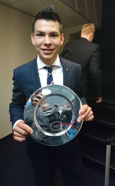 Hirving Lozano es elegido MVP en su debut con el PSV