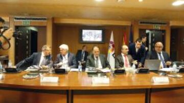 PRUEBA. Tebas, en la imagen en una Asamblea reciente de la LFP, tiene hoy una importante prueba.