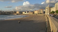 Buscaban a un hombre por barco y helicóptero en la playa de Orzán y estaba en casa