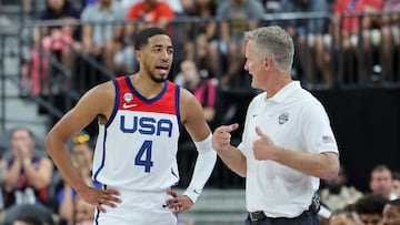 LAS VEGAS, NEVADA - AUGUST 07: Tyrese Haliburton #4 of the United States talks with head coach Steve Kerr in the second half of a 2023 FIBA World Cup exhibition game against Puerto Rico at T-Mobile Arena on August 07, 2023 in Las Vegas, Nevada. The United States defeated Puerto Rico 117-74.   Ethan Miller/Getty Images/AFP (Photo by Ethan Miller / GETTY IMAGES NORTH AMERICA / Getty Images via AFP)