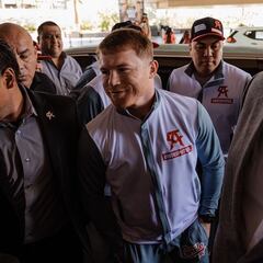 ¿Cuánto dinero cobra Canelo Álvarez por su pelea contra Dmitry Bivol?