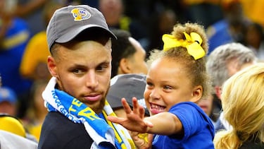 Nostalgia and disbelief among Warriors fans over photo posted on networks about Steph Curry: “when did we all get so old?”