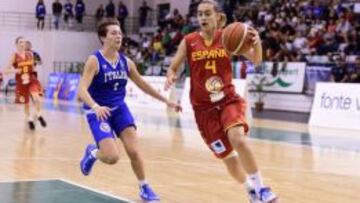 Alba Prieto, con el balón.