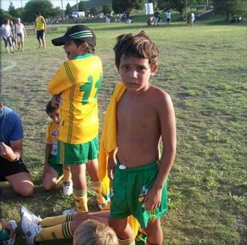 Desde joven se formó en la escuela filial del FC Barcelona que tiene en Argentina hasta su incorporación al Boca Junior.