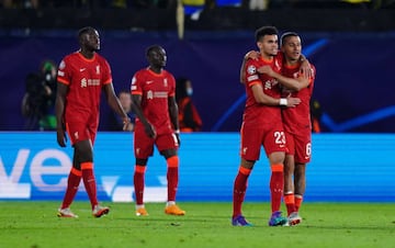 El extremo colombiano anotó en la victoria 2-3 de Liverpool ante Villarreal y fue la gran figura de la clasificación a la final de la Champions League. 