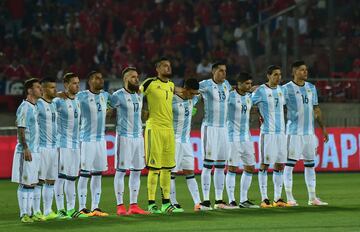 El defensa jugó en la final donde Chile ganó 4-2 en los penaltis después de que el partido terminó en empate sin goles. 