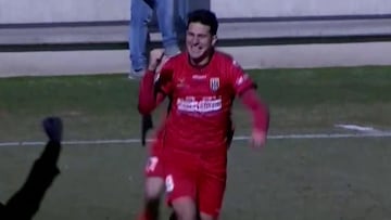 Jaume Tovar celebra el gol que le dio al M&eacute;rida la victoria contra el Talavera en El Prado.