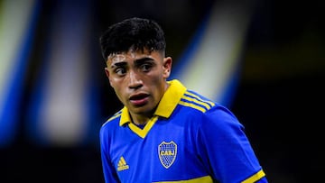 BUENOS AIRES, ARGENTINA - OCTOBER 09: Luca Langoni of Boca Juniors looks on during a match between Boca Juniors and Aldosivi as part of Liga Profesional 2022 at Estadio Alberto J. Armando on October 9, 2022 in Buenos Aires, Argentina. (Photo by Marcelo Endelli/Getty Images)