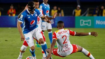 Andrés Cadavid ante Santa Fe. El defensor de Millonarios se perderá dos partidos