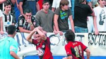 <b>CELEBRACIÓN. </b>Rubén Castro hace la cresta para festejar su gol.