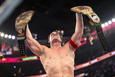 Debutó en el roster principal de la WWE en un episodio de SmackDown en junio de 2002, en un combate contra Kurt Angle.