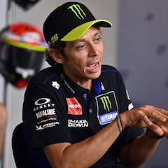 Rossi: "Vamos a intentar firmar mi contrato este fin de semana"