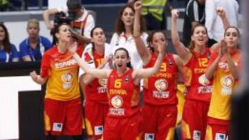 Nuria, Cruz, Silvia, Palau y Gil.