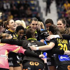 Ambros Martín se estrena con tablas al frente de las Guerreras