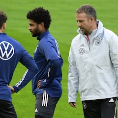 Rumanía reta a la nueva Mannschaft de Flick