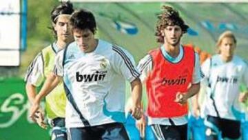 <b>EL HEREDERO DE MICHEL. </b>Adrián no pasó inadvertido para Schuster en el entrenamiento de ayer.