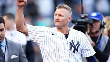 NEW YORK, NEW YORK - APRIL 08: Josh Donaldson #28 of the New York Yankees celebrates after hitting a walk-off RBI single in the eleventh inning against the Boston Red Sox at Yankee Stadium on April 08, 2022 in New York City.   Mike Stobe/Getty Images/AFP
== FOR NEWSPAPERS, INTERNET, TELCOS & TELEVISION USE ONLY ==