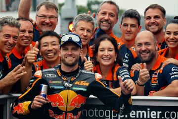 La pole de Márquez bajo la lluvia en Motegi