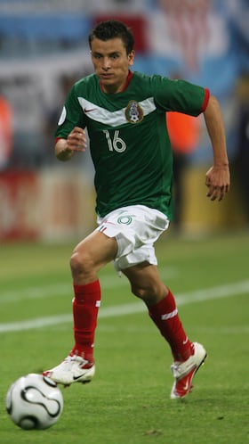 Foto de accion durante el partido Partido Argentina vs Mexico, Octavos de Final, Mundial Alemania 2006.en la foto: MARIO MENDEZ
24/05/06/MEXSPORT
Estadio: Zentralstadion Leipzig, actualmente Red Bull Arena