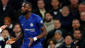 Soccer Football - Premier League - Tottenham Hotspur v Chelsea - Tottenham Hotspur Stadium, London, Britain - December 22, 2019  Chelsea&#039;s Antonio Rudiger reacts as Tottenham fans look on    REUTERS/Eddie Keogh  EDITORIAL USE ONLY. No use with unauth