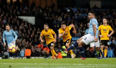 Guardiola tells Manchester City players to ignore Liverpool's calendar