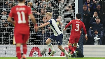 London (United Kingdom), 08/01/2025.- Lucas Bergvall of Tottenham celebrates scoring the 1-0 goal during the EFL Cup semi-finals match between Tottenham Hotspur and Liverpool FC, in London, Britain, 08 January 2025. (Reino Unido, Londres) EFE/EPA/NEIL HALL