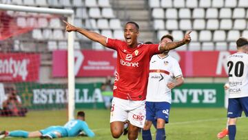 Athuman celebra el tanto de la victoria del Real Murcia.