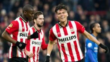 Héctor Moreno endereza al PSV lo mantiene en la lucha