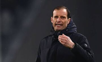 Juventus' coach Massimiliano Allegri reacts during the Italian Tim Cup football match between Juventus and Atalanta at the 'Allianz Stadium' in Turin on February 28, 2018.