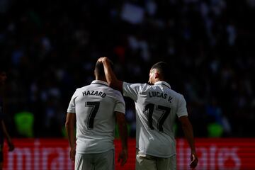 Lucas V¨¢zquez agradece la asistencia a Hazard.