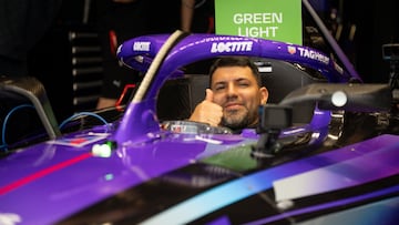 El Kun Agüero, en el Porsche de Fórmula E en Miami.